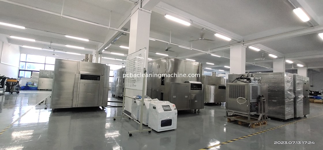 PCBA แบทช์ชนิดสเปรย์ล้างดีฟลักซ์เครื่อง 3 ท่อร่วมสเปรย์ 2 ชั้น PCBA ตะกร้า 1 ตู้ล้าง
