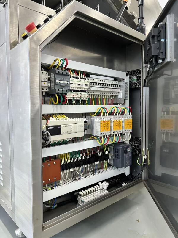 เครื่องล้างพาเลทแบบควบคุมอัตโนมัติ PLC พร้อมถังเก็บของเหลวขนาด 80 ลิตร และเวลาทำให้แห้ง 5 ถึง 15 นาที เหมาะสำหรับพาเลทหลากหลายประเภท