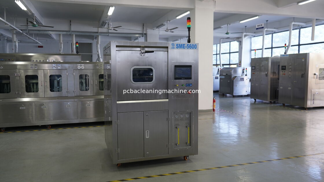 ช่วงแรงดันก๊าซ 0.4-0.6Mpa เครื่องทำความสะอาด PCB กระบวนการทำความสะอาด การทำความสะอาดช่วยให้มั่นใจในผลลัพธ์การทำความสะอาดสำหรับสายการประกอบอิเล็กทรอนิกส์
