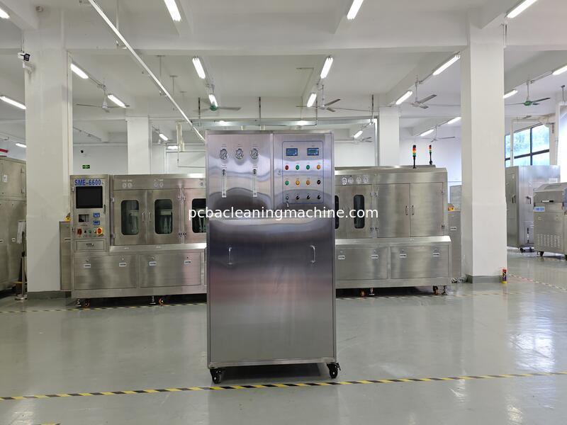ช่วงแรงดันก๊าซ 0.4-0.6Mpa เครื่องทำความสะอาด PCB กระบวนการทำความสะอาด การทำความสะอาดช่วยให้มั่นใจในผลลัพธ์การทำความสะอาดสำหรับสายการประกอบอิเล็กทรอนิกส์