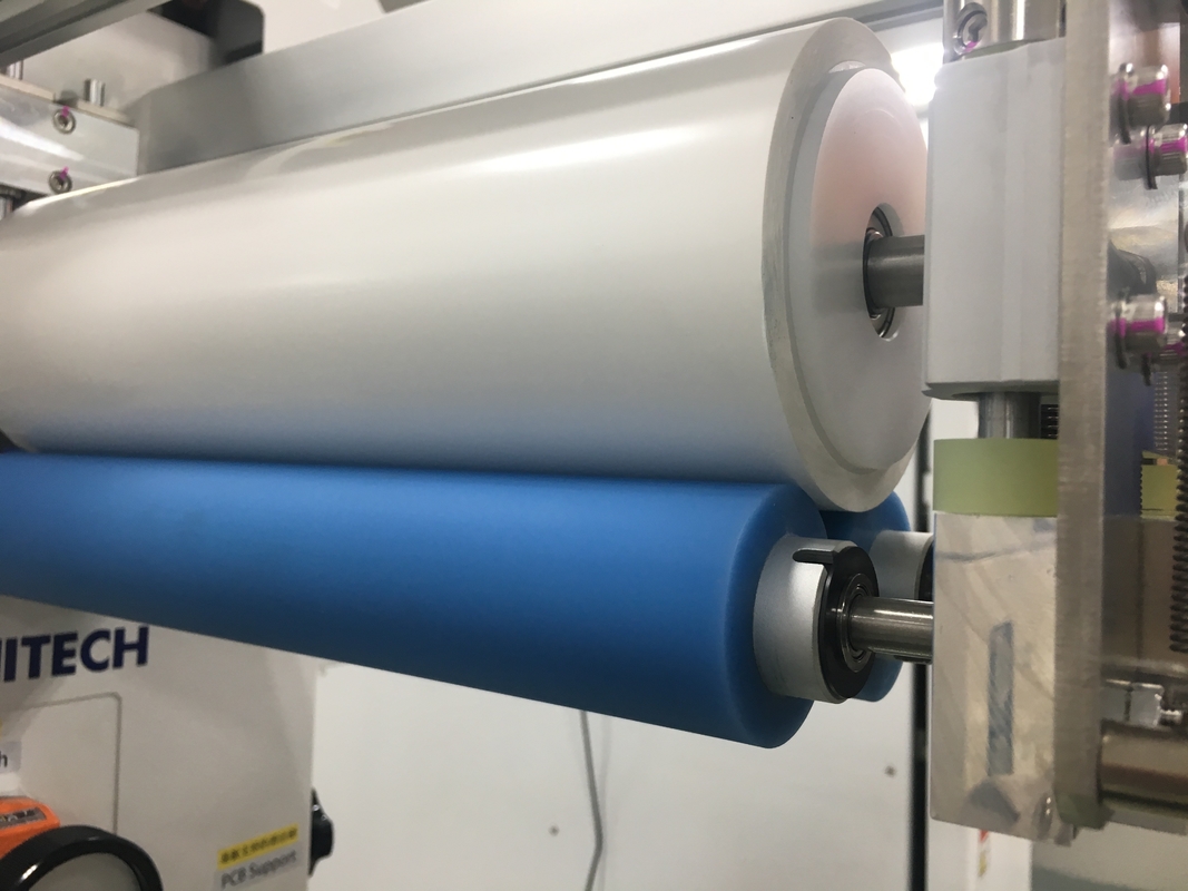 สีขาว 300 มม PCB สะอาด แอนติสแตติก แอดซีเวช์กระดาษม้วน PCB Inline Surface Cleaning Machine กระดาษม้วน